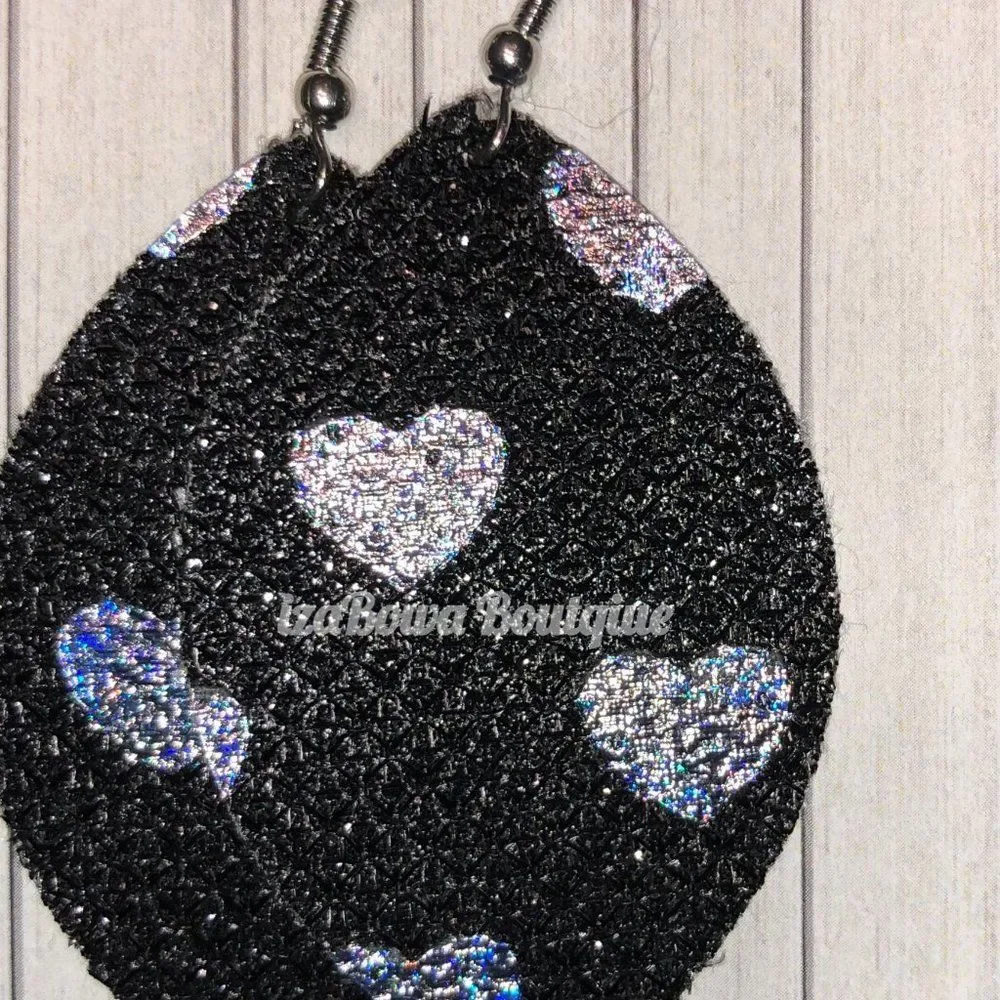 Silver Hearts on Black Teardrop Faux Leather Earring   ER2619  Handmade NWT Bout